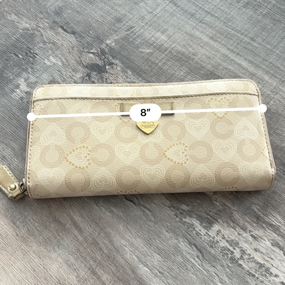 Cream Heart Pattern Wallet - Picture 2 of 5